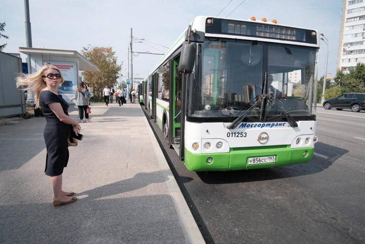 Маршруты автобусов в районе новых станций метро изменятся - vm.ru