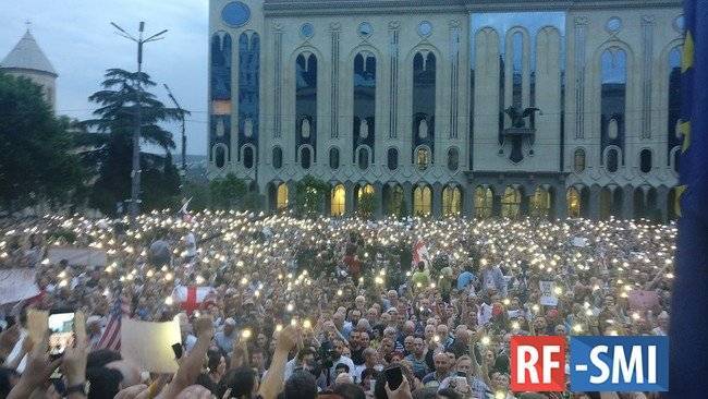 Сергей Гаврилов - Ираклий Кобахидзе - В Грузии оппозиция начала штурм парламента - rf-smi.ru - Тбилиси