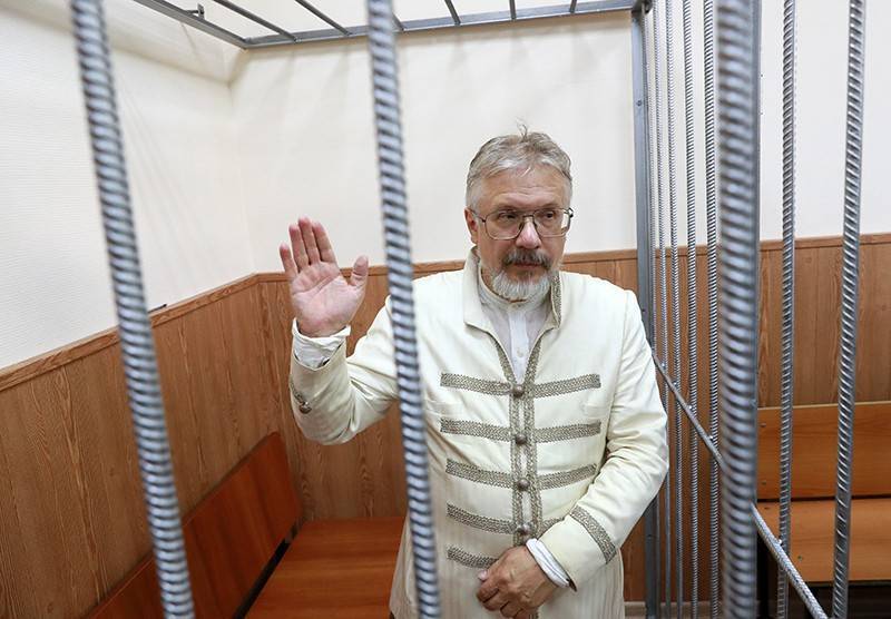 Василий Бойко-Великий - Пришедший в суд с иконами Бойко-Великий загремел в СИЗО - tvc.ru