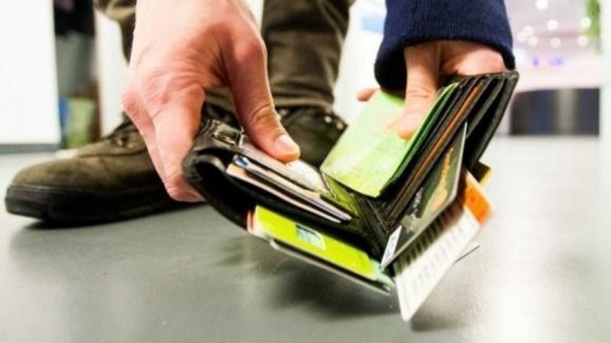 Кировчанин нашел на улице кошелек с банковскими картами и списал с них 30 тысяч рублей - 1istochnik.ru - Кировская обл.