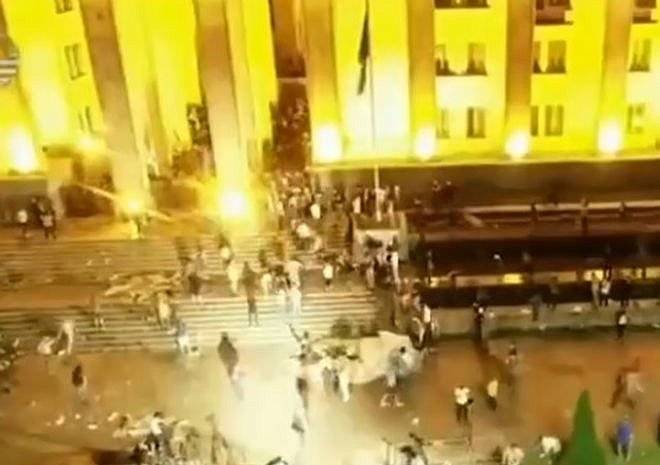 Ираклий Кобахидзе - Георгий Гахарии - Во время разгона митинга в Тбилиси пострадали 52 человека - ya62.ru - Грузия - Тбилиси