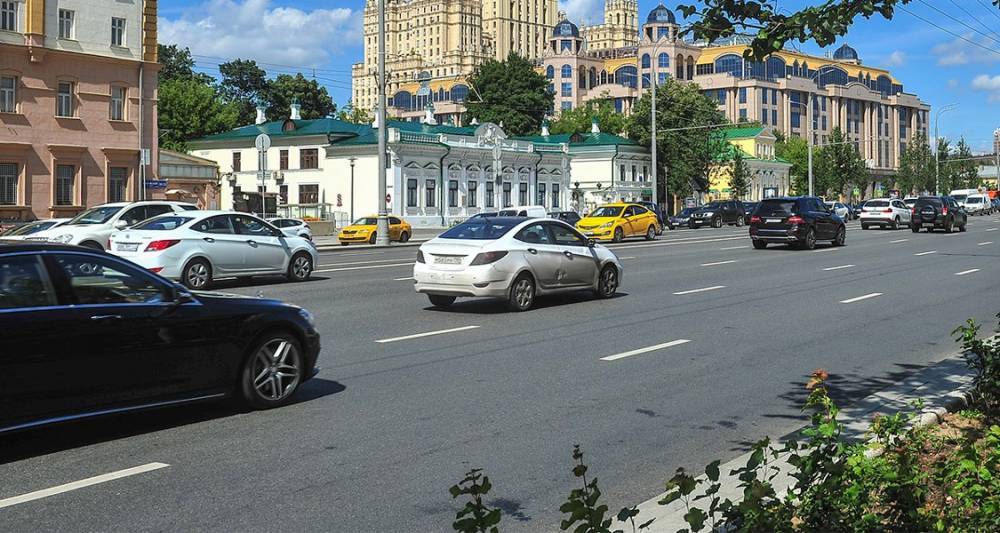 Петр Бирюков - Водителей призвали не садиться за руль при плохом самочувствии в жару - m24.ru
