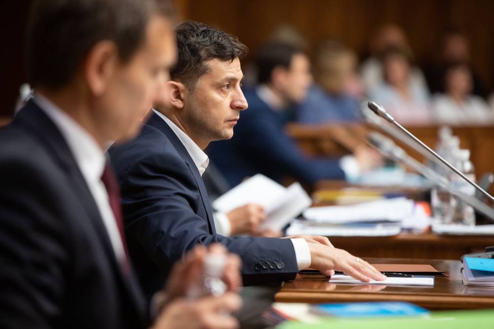 Владимир Зеленский - Юлия Мендель - Зеленский и все украинцы празднуют: Конституционный суд принял важное решение - akcenty.com.ua - Украина