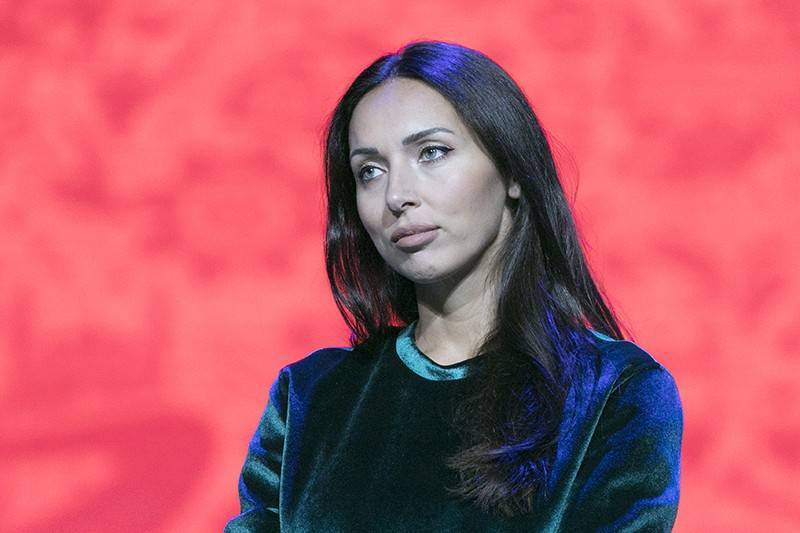 Микелла Абрамова - Алсу взбесила поклонников пустыми обещаниями - tvc.ru