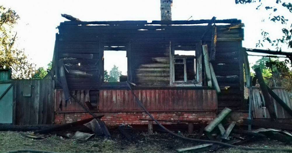 Бдительные соседи спасли из пожара престарелую смолянку - readovka.ru