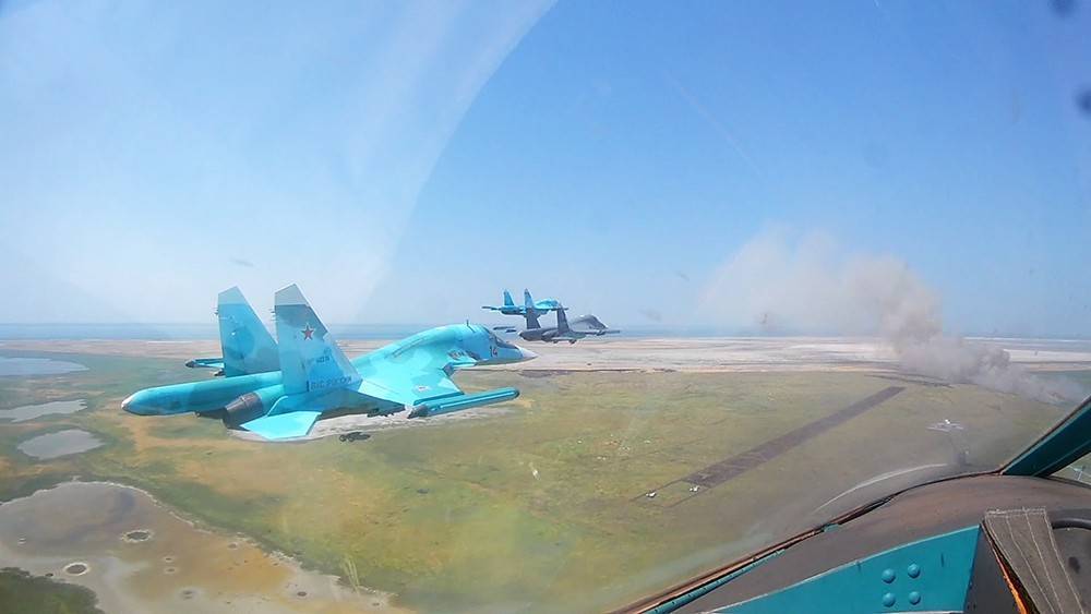 Появились уникальные кадры бомбометания Су-34 - tvc.ru - Россия - Крым - Ростовская обл. - Кубань - Волгоградская обл. - Ставрополье