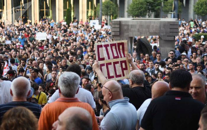 Сергей Гаврилов - В ходе беспорядков в Тбилиси задержан гражданин Армении – посольство - ru.armeniasputnik.am - Россия - Армения - Грузия - Тбилиси