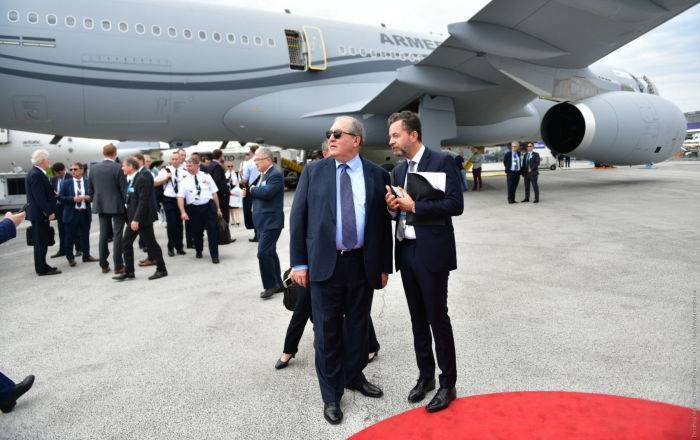Армен Саркисян - Армен Саркисян встретился с руководством Airbus и Air Asia - приедут ли они в Армению? - ru.armeniasputnik.am - Армения - Париж - Ереван
