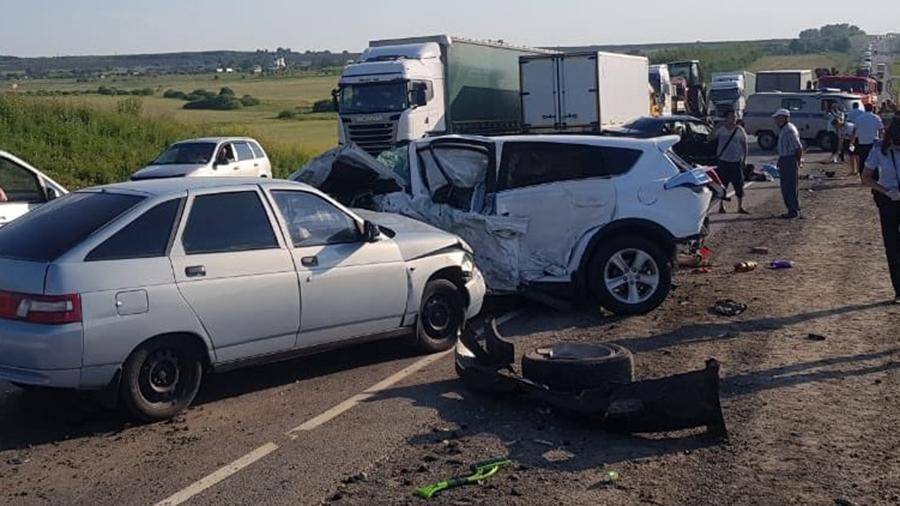 Три человека погибли в крупной аварии под Пензой - iz.ru - Московская обл. - Пензенская обл. - Пенза