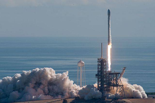 SpaceX отправит в космос 152 капсулы с человеческим прахом - aif.ru - шт.Флорида