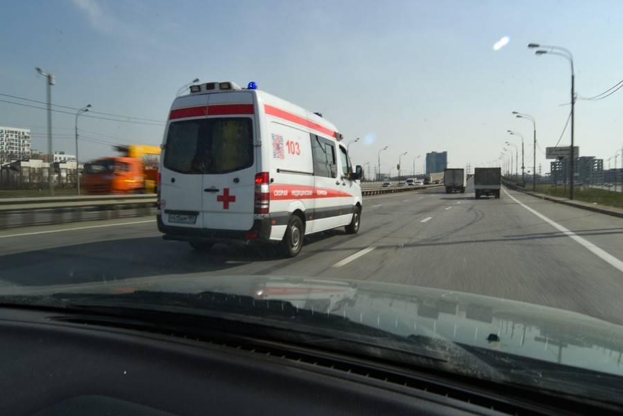 В Подмосковье автомобиль BMW опрокинулся в кювет - m24.ru - Московская обл. - Подольск