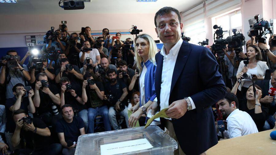 Реджеп Тайип Эрдоган - На выборах мэра Стамбула вырвался вперед кандидат от оппозиции - iz.ru - Турция - Стамбул