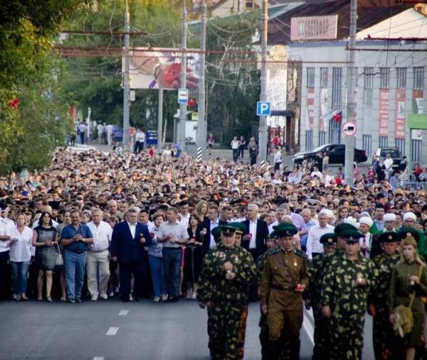 Дмитрий Кулагин - Более 5 тысяч оренбуржцев несли «Свечу памяти» - glob-news.ru - Оренбург