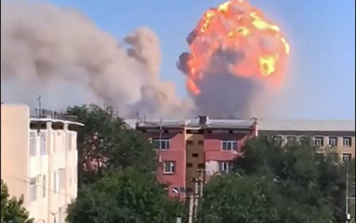 После взрыва в войсковой части в Казахстане, эвакуируют жителей города Арысь - ru.armeniasputnik.am - Казахстан - Туркестан - Арысь