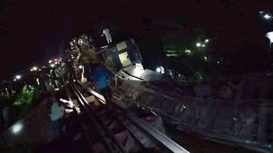 Пять человек погибли в результате схода поезда с рельсов в Бангладеш - iz.ru - USA - шт. Невада - Бангладеш - Дакка