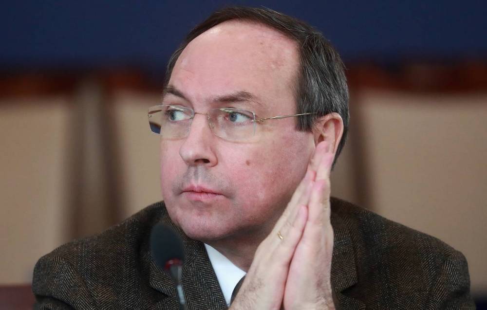 Вячеслав Никонов - В Госдуме опровергли информацию о сокращении бюджетных мест в вузах - tass.ru - Москва