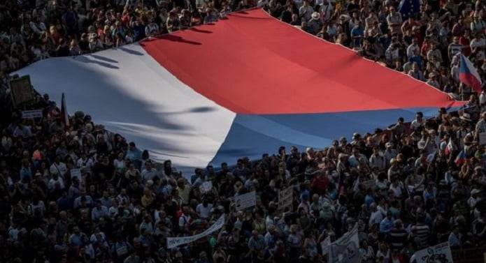Андрей Бабиша - 250 тысяч митингующих в Праге потребовали отставки премьера Бабиша - nur.kz - Чехия - Прага