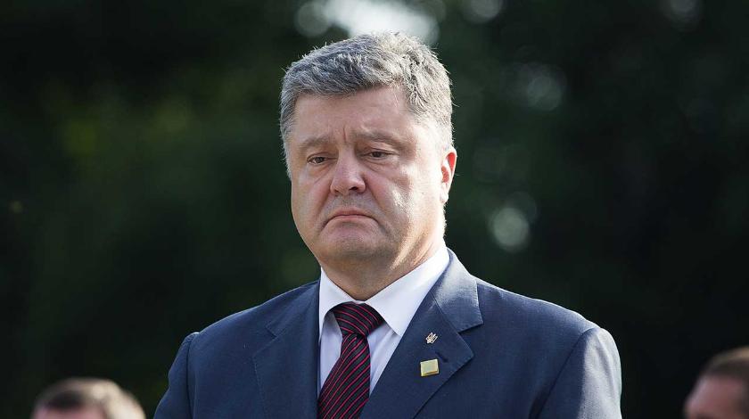 Петр Порошенко - Пластиковая посуда виновата: украинцы высмеяли понурого Порошенко - utro.ru - Киев