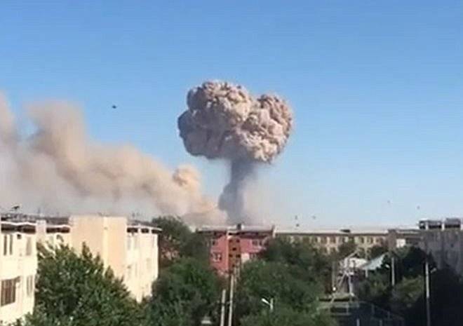 Касым-Жомарт Токаев - В Казахстане эвакуируют город из-за пожара в воинской части - ya62.ru - Казахстан - Туркестан - Арысь