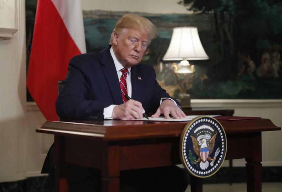 Дональд Трамп - Аля Хаменеи - Трамп заявил о новых жестких санкциях в отношении Ирана - m24.ru - США - Вашингтон - Иран