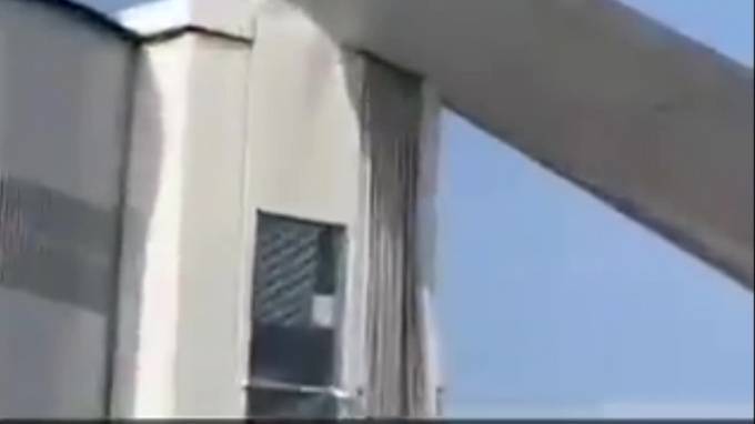 Во Франции пассажирский "Боинг 777" врезался в здание аэропорта - piter.tv - Франция - Кувейт