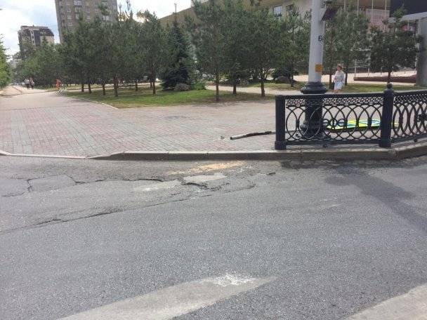 Александр Ковалев - В Уфе 21-летний парень  наехал на тротуар и сбил двоих пешеходов - gorobzor.ru - Уфа