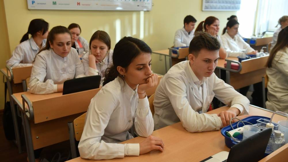 Не ЕГЭ, а чиновники: Школьники глупеют на глазах, эксперты ищут виновных - tsargrad.tv - Абакан - респ. Хакасия