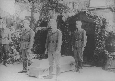 Зачем в 1942 году в Севастополе немцы устроили почетные похороны русских солдат | Русская семерка - russian7.ru - Крым - Севастополь