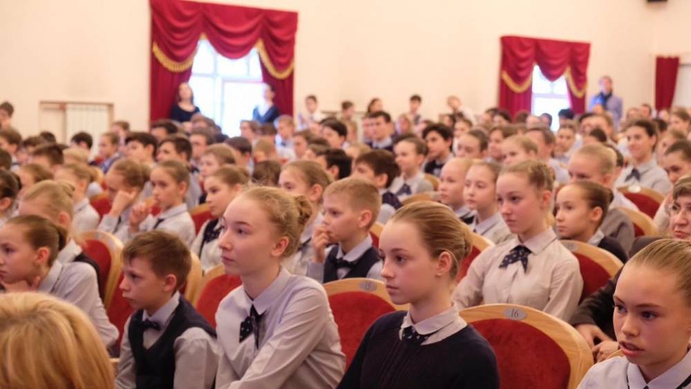 "Видимо, в голове у нее было это": В пресс-службе объяснили, почему министр образования Хакасии назвала автором "Горя от ума" Радищева - tsargrad.tv - Абакан - респ. Хакасия