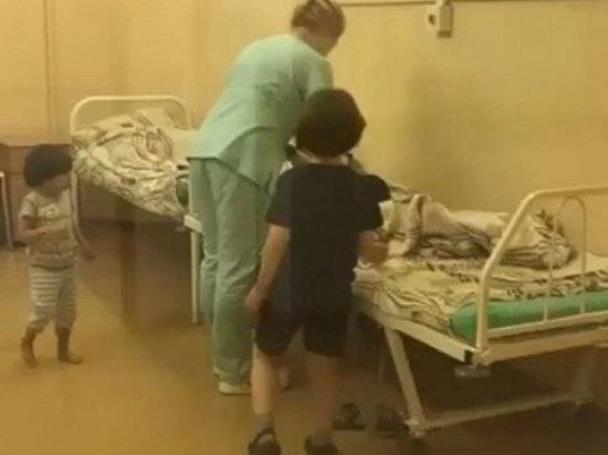 Андрей Стрижов - В московской больнице медсестра ударила сироту и привязала к кровати - vestirossii.com - Москва