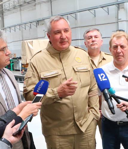 Дмитрий Рогозин - Дмитрий Рогозин спишет 220 млн бюджетных рублей на содержание 40 VIP-секретарш - compromat.ws