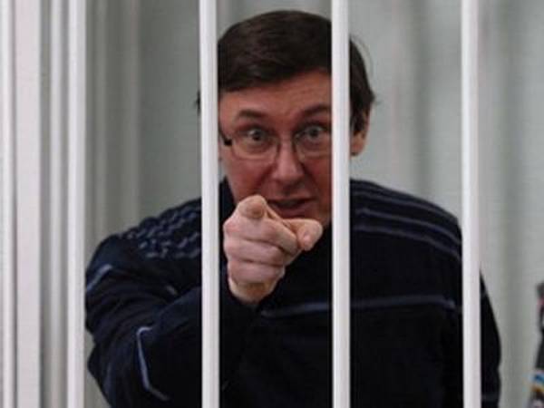 Юрий Луценко - Виктор Ющенко - Ренат Кузьмин - Как Генеральная прокуратура сфабриковала уголовное дело министра Юрия Луценко - argumentua.com