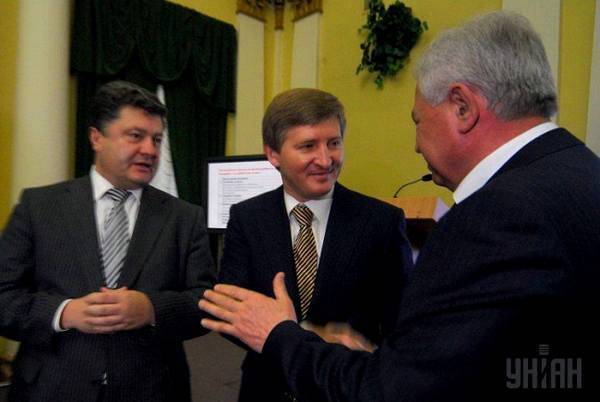 Петр Порошенко - Порошенко стал подельником Ахметова. Тот случай, когда деньги воняют — трупами - argumentua.com - Украина