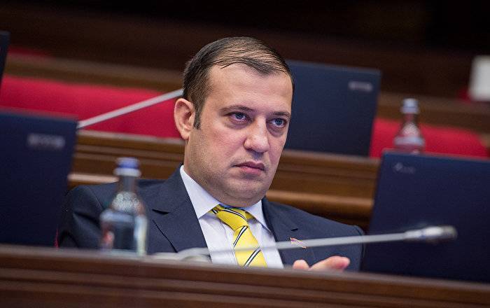 Aram Nersesyan - Это был шок: лидер "Реформистов" Ваан Бабаян рассказал подробности ранения соратника - ru.armeniasputnik.am - Армения - Ереван
