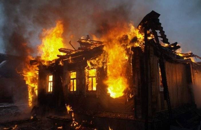 Анастасий Голичев - В Башкирии произошел пожар в доме многодетной семьи - gorobzor.ru - Башкирия - район Учалинский