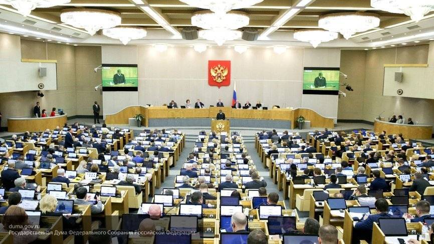 Дмитрий Ионин - В Госдуме объяснили суть постановления о лишении прав за нечитаемые номера - newinform.com - Россия