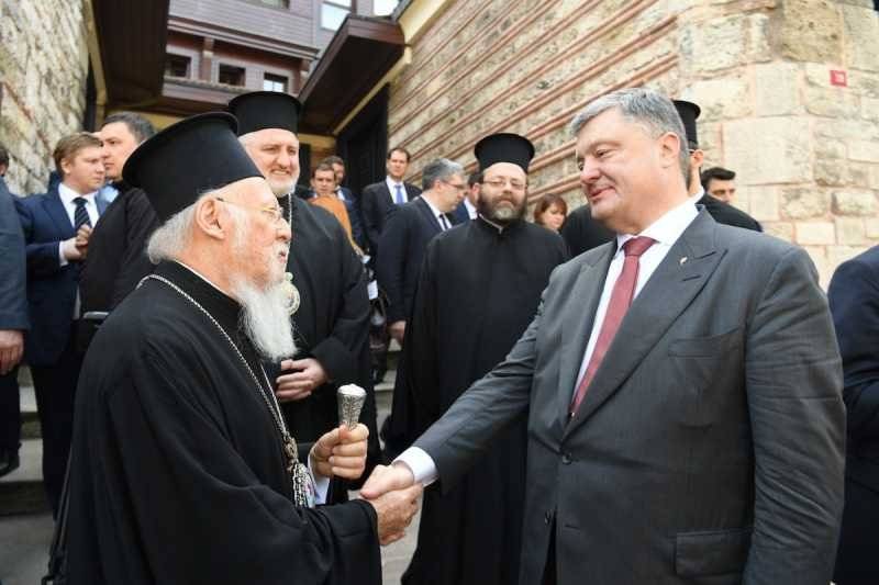 Петр Порошенко - вселенский патриарх Варфоломей - Андрей Золотарев - Стамбул ознаменовал беспрецедентный раскол православия: Варфоломею предстоит заплатить за украинский томос - news-front.info - Украина