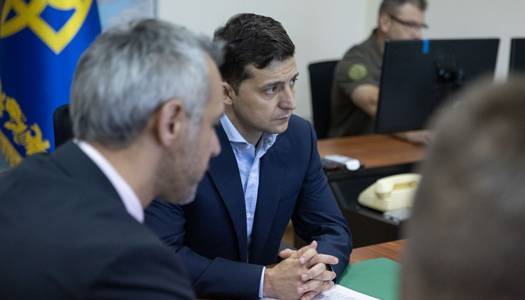 Владимир Зеленский - Руслан Хомчак - Владимир Зеленский хочет улучшить оборонную сферу Украины - newformat.info - Украина
