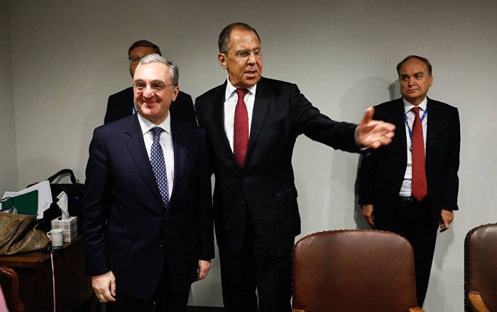 Роберт Кочарян - Сергей Копыркин - Зограб Мнацаканян - Армения и Россия сохраняют союзнические отношения - Мнацаканян - ru.armeniasputnik.am - Москва - Россия - Армения - Мальта - Ереван