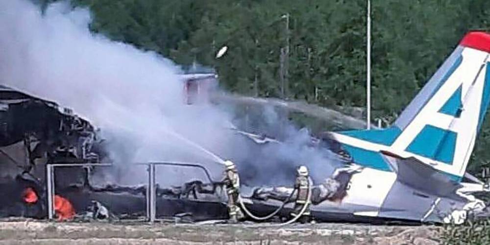 Пассажир Ан-24 снял жесткую посадку на видео - ruposters.ru - Улан-Удэ - респ.Бурятия - Нижнеангарск
