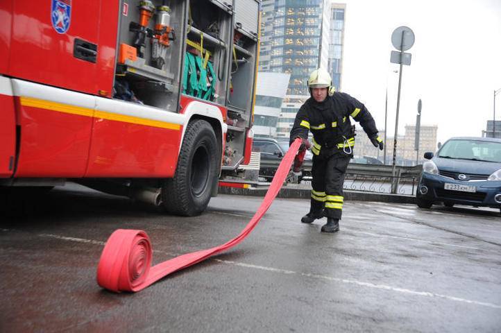 Здание войсковой части загорелось в Басманном районе Москвы - vm.ru