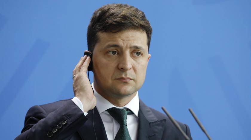 Владимир Зеленский - Петр Порошенко - Ангела Меркель - Эмманюэль Макрон - Зеленский обвинил депутатов Рады в решении ПАСЕ по России - utro.ru - Россия - Украина - Германия - Франция - Париж - Берлин - Брюссель