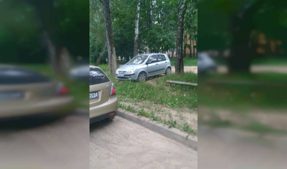 В Смоленске разгорается нешуточная война - автохамы против пешеходов - readovka.ru