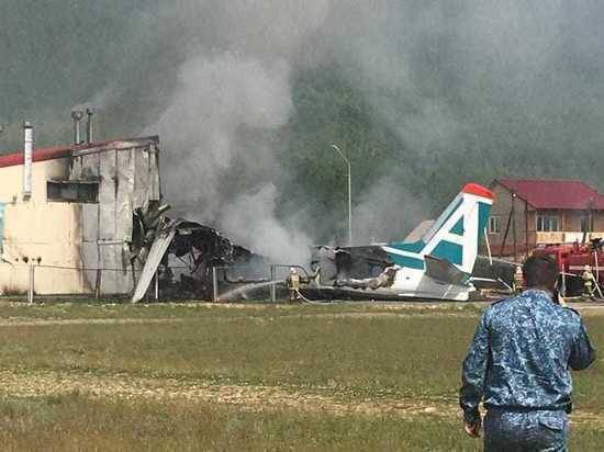 Появилось видео аварийной посадки Ан-24 в Бурятии, при которой погибли двое - vestirossii.com - Улан-Удэ - Иркутск - Нижнеангарск