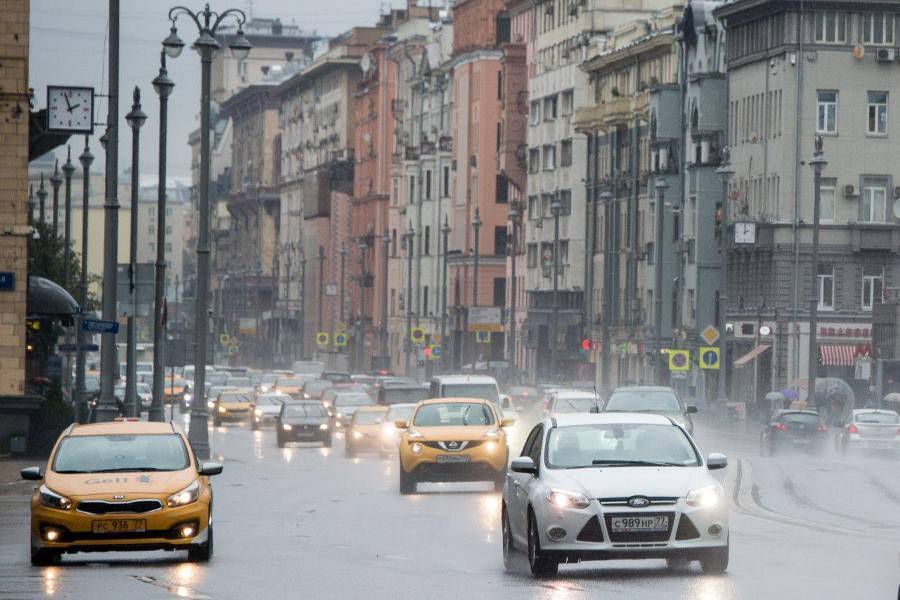ЦОДД призвал автомобилистов планировать поездки за город заранее - m24.ru