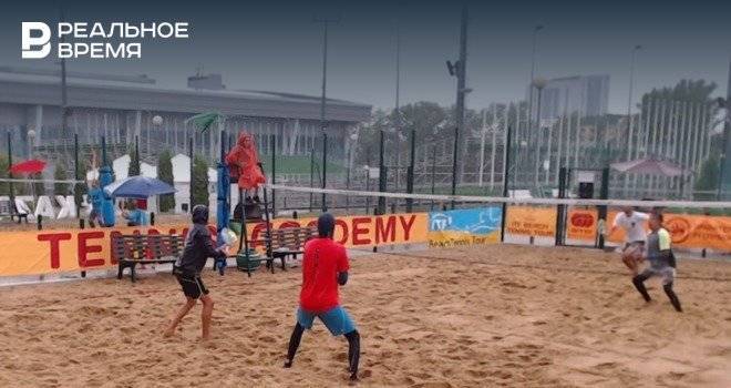 В Казани под дождем прошли соревнования Всемирного Гран-при по пляжному теннису — видео - realnoevremya.ru - Россия - Италия - Германия - Франция - Бразилия - Казань - Kazan - Татарстан