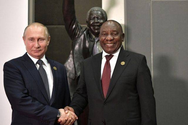 Владимир Путин - Путин пригласил президента ЮАР в Сочи - aif.ru - Россия - Китай - Сочи - Индия - Юар