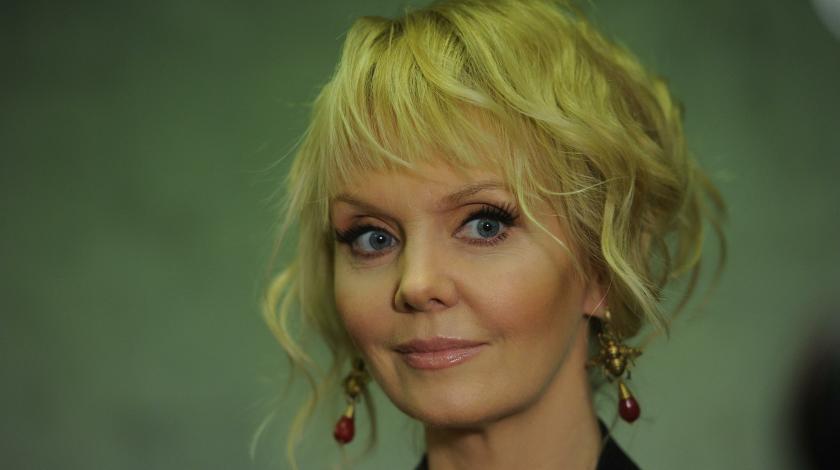 Светлана Лобода - Иосиф Пригожин - "Трусы бабушкины": Валерию обругали за выход без штанов - utro.ru
