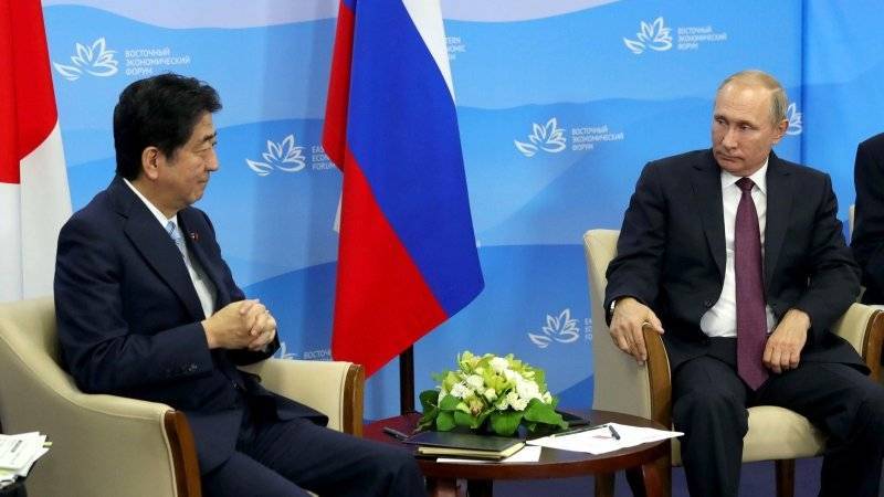 Владимир Путин - Синдзо Абэ - Япония и РФ продолжат переговоры по мирному договору - polit.info - Москва - Россия - Вашингтон - Токио - Япония - Сингапур
