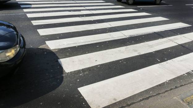 В Воронеже иномарка сбила на зебре двух пешеходов - vestivrn.ru - Воронеж